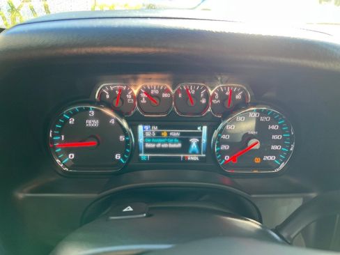 Used 2018 GMC Yukon SLT image 24