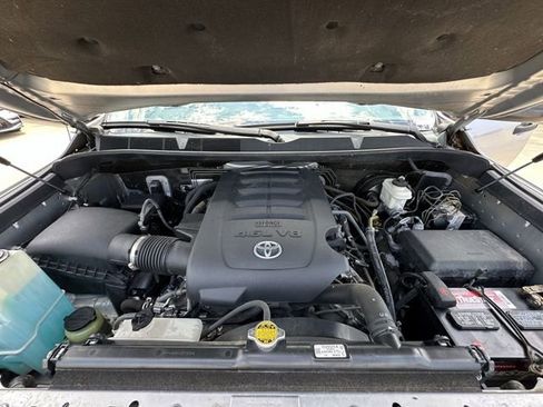 Used 2015 Toyota Tundra SR5 w/ SR5 Upgrade Package RWD image 32