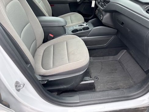 Used 2020 Ford Escape S image 19