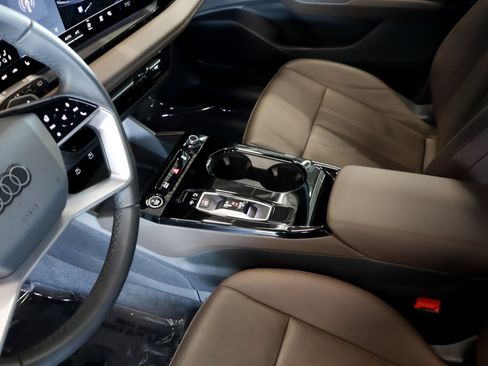 Certified 2025 Audi Q6 e-tron Premium w/ Convenience Package image 23