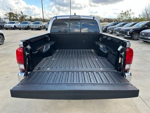 Used 2022 Toyota Tacoma SR5 w/ SR5 Appearance Package (SM) image 26
