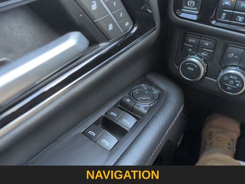 Used 2025 GMC Yukon XL Denali image 15