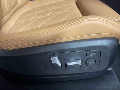 Used 2024 BMW X5 xDrive40i w/ Parking Assistance Package image 16