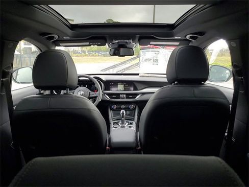 New 2025 Alfa Romeo Stelvio Sprint w/ Convenience Package image 9