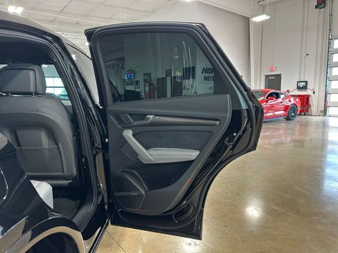 Used 2025 Audi SQ5 Premium Plus image 41