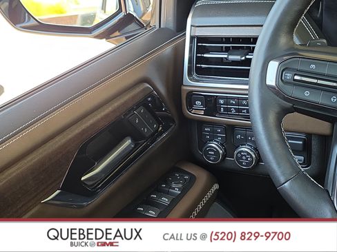 Used 2025 GMC Yukon Denali Ultimate AWD/4WD image 23