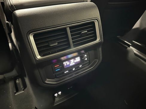 Used 2025 Volkswagen Atlas SE image 49