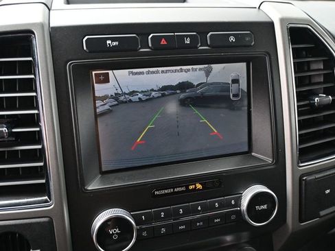 Used 2019 Ford Expedition XLT w/ Equipment Group 202A RWD image 10