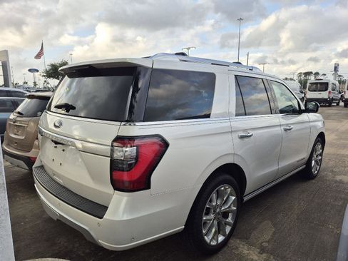 Used 2019 Ford Expedition Platinum image 3