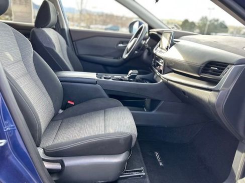 Used 2023 Nissan Rogue SV AWD/4WD image 32