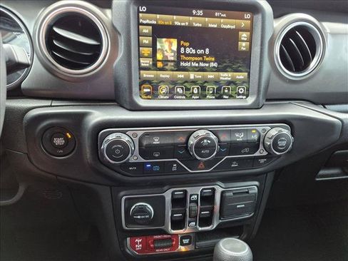 Used 2023 Jeep Wrangler Unlimited Rubicon 4xe AWD/4WD image 16