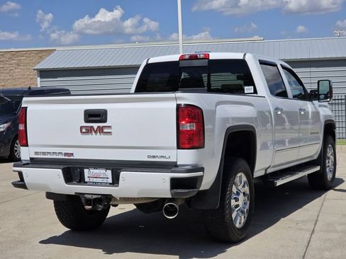 Used 2019 GMC Sierra 2500 Denali w/ Duramax Plus Package AWD/4WD image 4