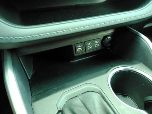 Used 2023 Toyota Highlander LE FWD image 49