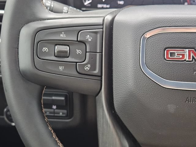 Used 2024 GMC Yukon AT4 w/ Technology Package AWD/4WD image 29