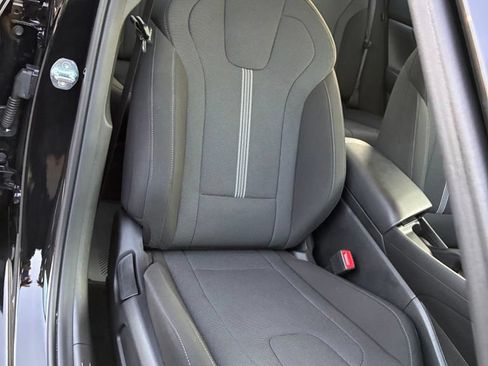 Used 2025 Hyundai Elantra SE FWD image 16