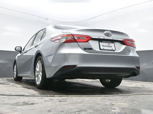 Used 2018 Toyota Camry LE image 30