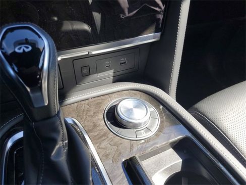 Used 2024 INFINITI QX80 Sensory image 23