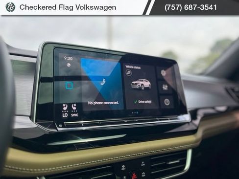 Used 2024 Volkswagen Atlas Cross Sport SE FWD image 39