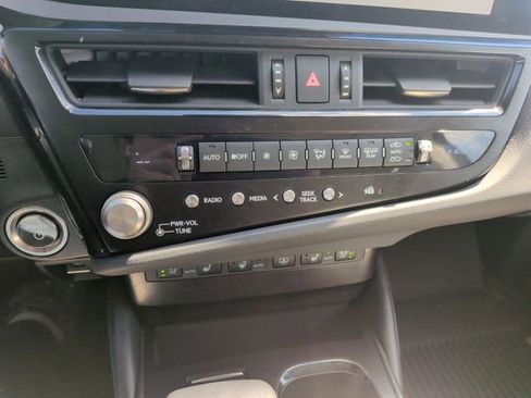 Used 2024 Lexus ES 300h Ultra Luxury w/ Accessory Package (Z2) FWD image 48