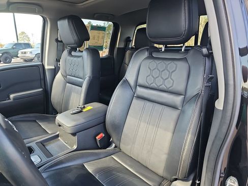 Used 2024 Nissan Frontier SL w/ Technology Package image 18