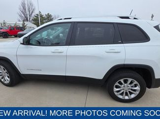 Used 2020 Jeep Cherokee Latitude video 2