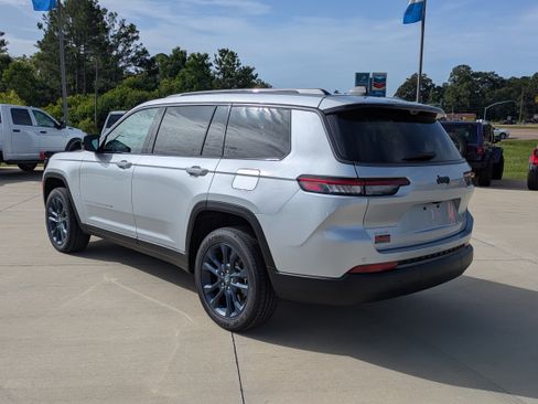 New 2026 Jeep Grand Cherokee L Limited AWD/4WD image 6