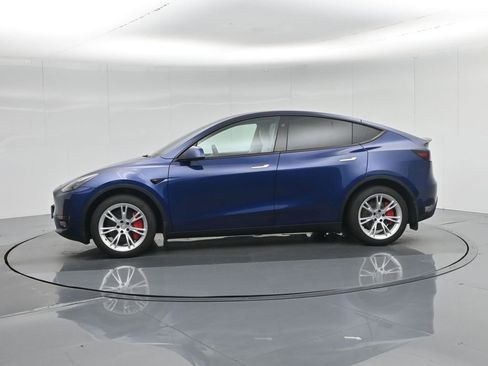 Used 2024 Tesla Model Y Long Range image 27