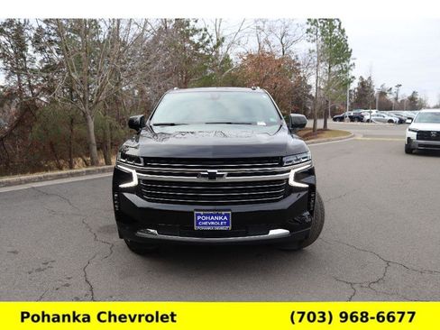 Used 2022 Chevrolet Suburban LT image 2