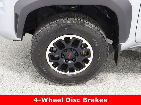 Used 2024 Toyota Tacoma TRD Off-Road image 11