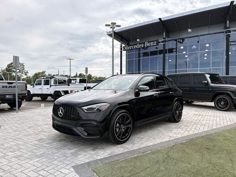 New 2026 Mercedes-Benz GLA 35 AMG 4MATIC image 2