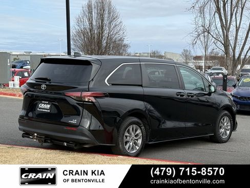 Used 2022 Toyota Sienna LE image 8