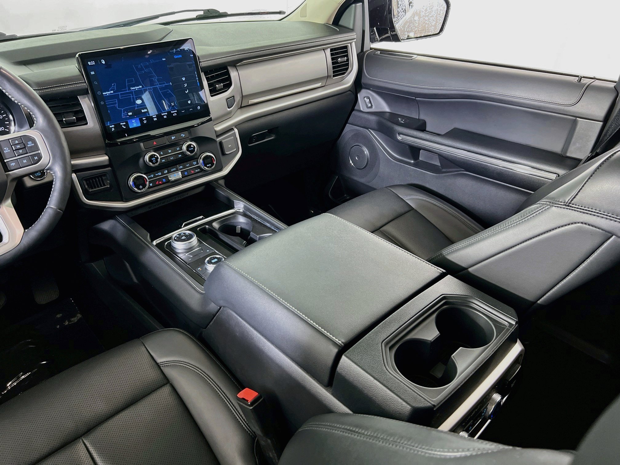 Used 2022 Ford Expedition XLT AWD/4WD image 24