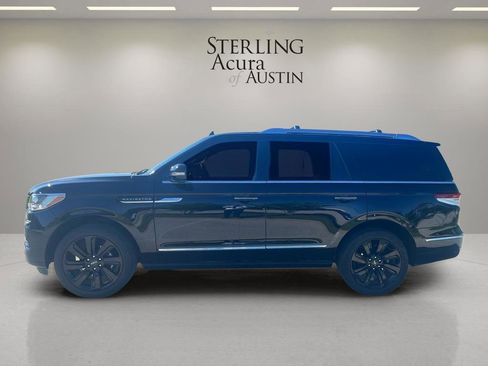 Used 2023 Lincoln Navigator Reserve AWD/4WD image 8
