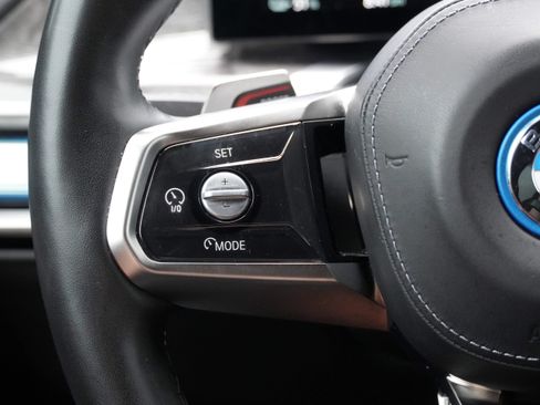 Used 2024 BMW i7 xDrive60 w/ Executive Package AWD/4WD image 22