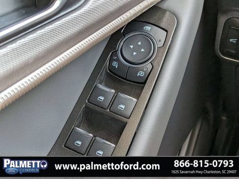 Used 2025 Ford Explorer Active RWD image 26