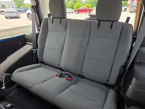 Used 2024 Jeep Wrangler Sport AWD/4WD image 9