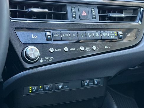 Used 2025 Lexus ES 300h ES 300h image 27