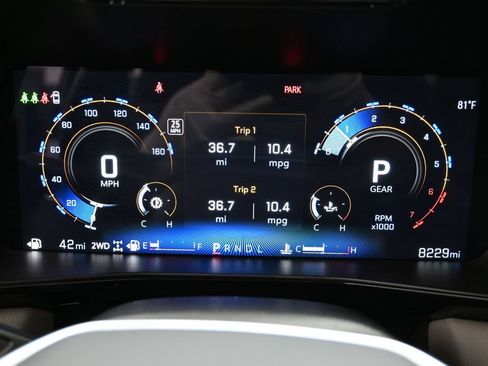 Used 2024 Chevrolet Colorado ZR2 w/ Technology Package AWD/4WD image 22