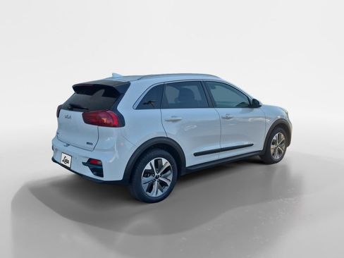 Used 2022 Kia Niro EX Premium FWD image 4