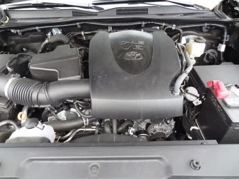 Used 2023 Toyota Tacoma TRD Sport AWD/4WD image 40