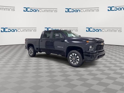 Used 2024 Chevrolet Silverado 2500 Custom w/ Custom Value Package AWD/4WD image 2