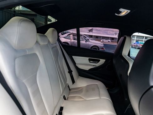Used 2015 BMW M3 RWD image 46