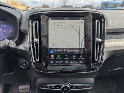 Used 2024 Volvo XC40 B5 Core image 15