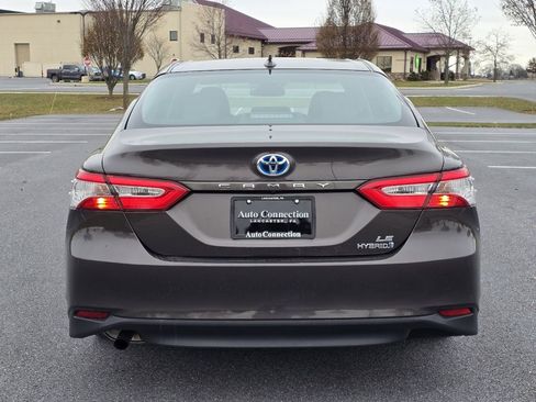 Used 2019 Toyota Camry LE image 6