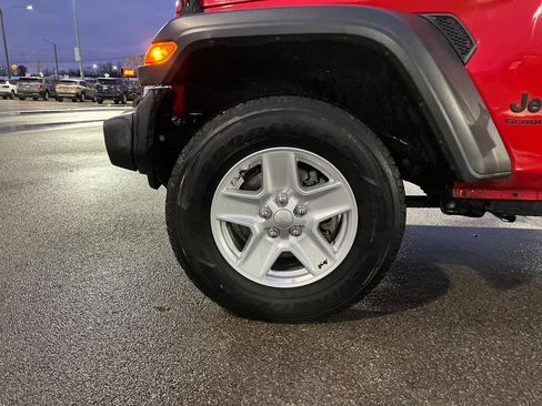 Used 2020 Jeep Gladiator Sport w/ Quick Order Package 24S image 28