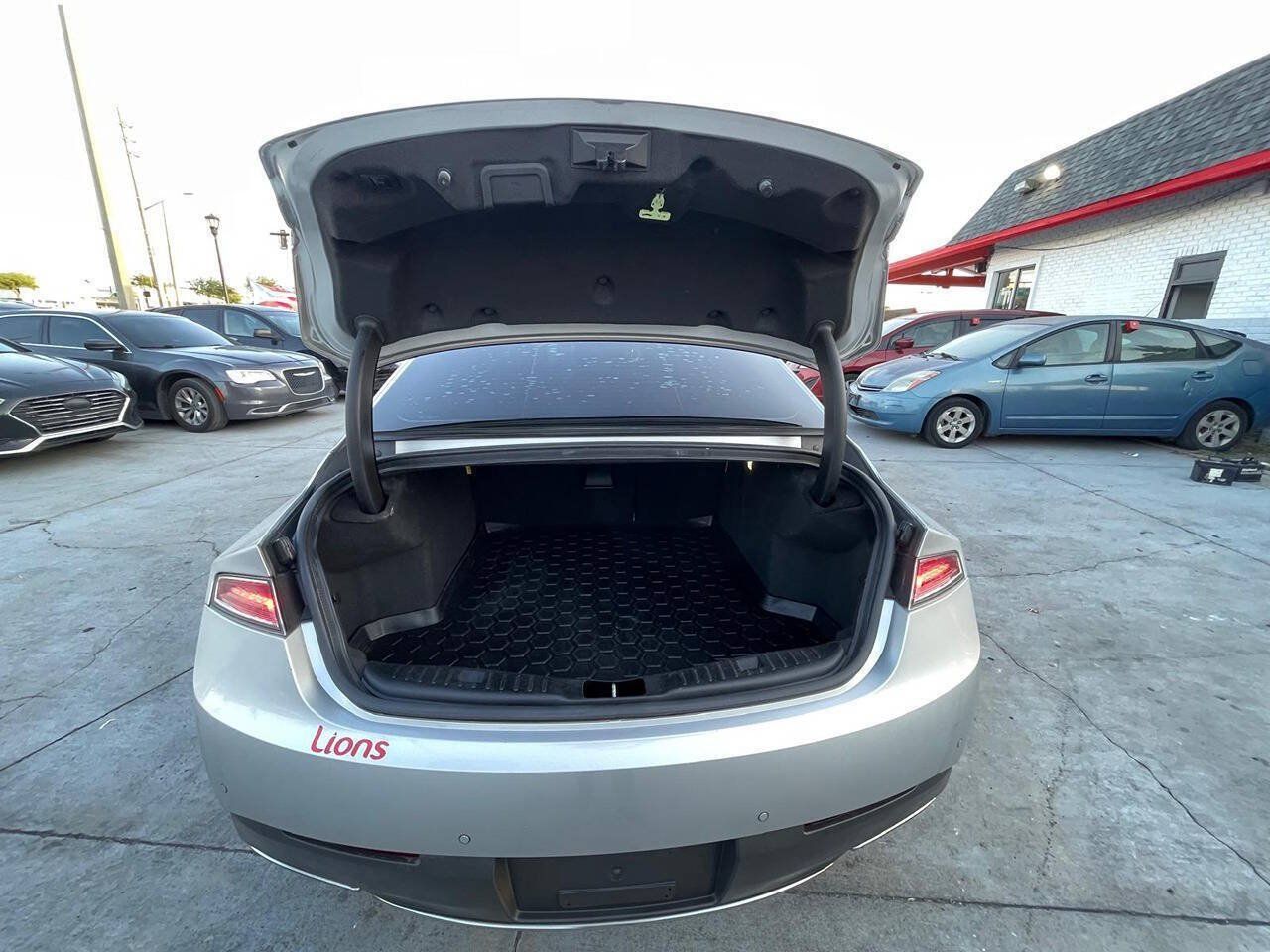 Used 2017 Lincoln MKZ Reserve FWD image 7