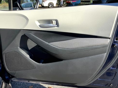 Used 2020 Toyota Corolla LE FWD image 21