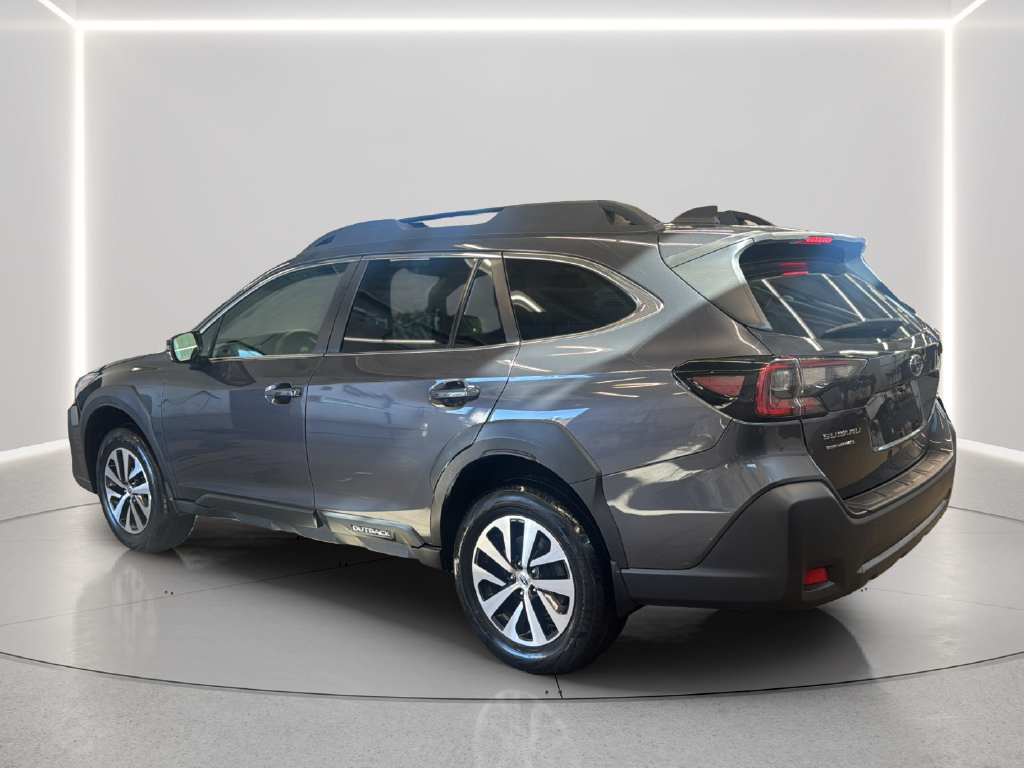 Used 2024 Subaru Outback Premium AWD/4WD image 3