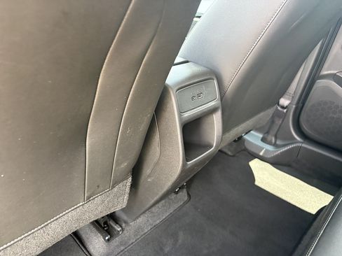 Used 2025 Chevrolet Trax LT FWD image 17