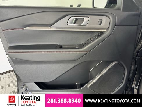 Used 2025 Ford Explorer ST-Line AWD/4WD image 11